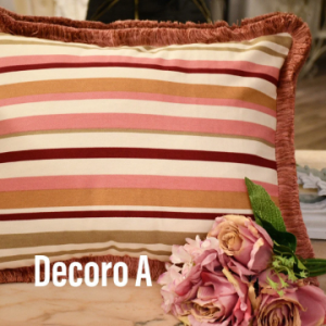 Cuscino a righe con passamaneria