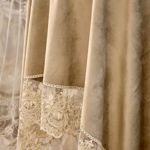 Meravigliosa tovaglia / copritavolo in velvet bronzo/oro antico e merletto “Claire”