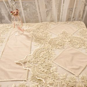 Meraviglioso tris centrini velvet beige antico e merletto “Claire”