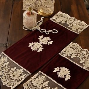 Tris centrini per comó e comodini bordeaux “MariaCecilia”