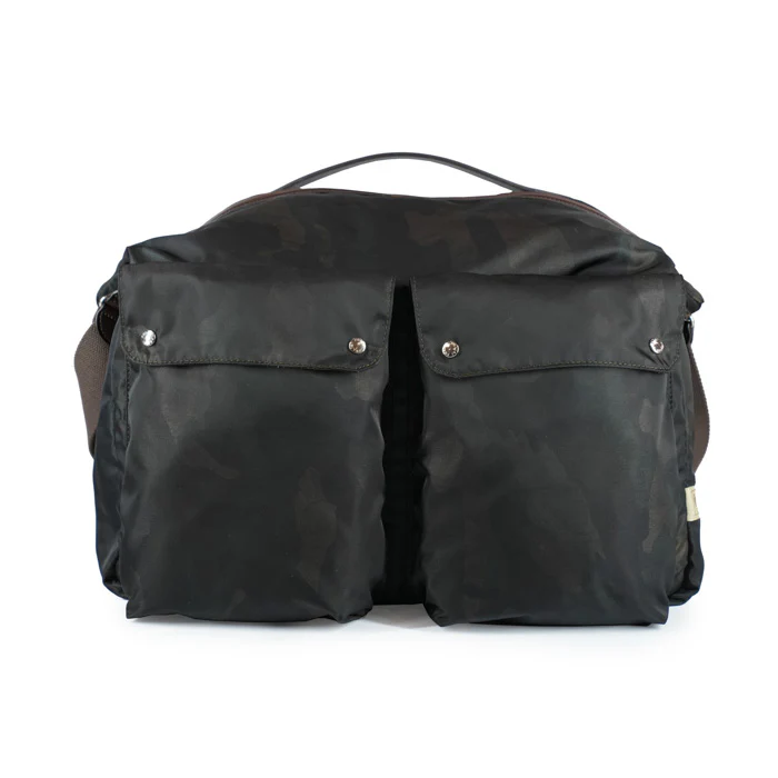 Gerald Felisi borsa a mano e tracolla da uomo in nylon tecnico camouflage con finiture in pelle di spalle di toro colore marrone scuro