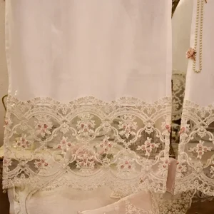 Tenda a vetro Lino e Merletto con roselline Meraviglioso Ricamo