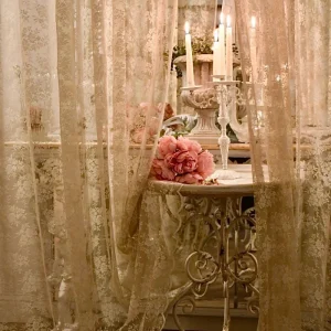 Tenda in pizzo chantilly “Giselle”