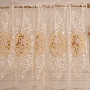 Mantovana, tenda in tulle “Rose Regali” LE TRASPARENZE Modello C