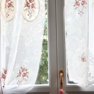 Tende a vetro in tulle “Rose Regali” LE TRASPARENZE