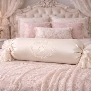 Cuscino cilindrico luxury raso in seta e merletto pregiato